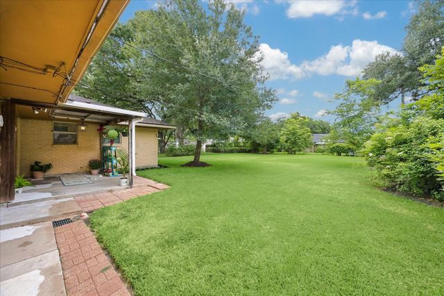 5615 Burlinghall Drive, Houston, TX 77035