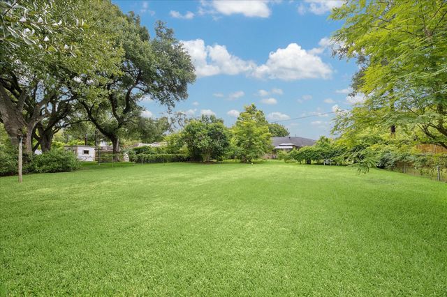 5615 Burlinghall Drive, Houston, TX 77035