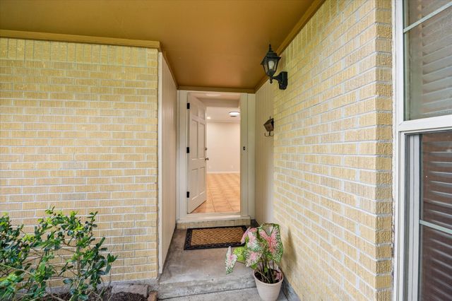 5615 Burlinghall Drive, Houston, TX 77035