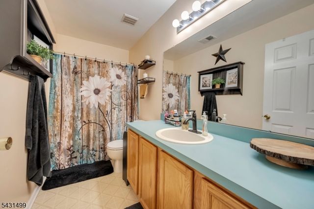 75 Alvin Sloan Ave, Washington Boro, NJ 07882