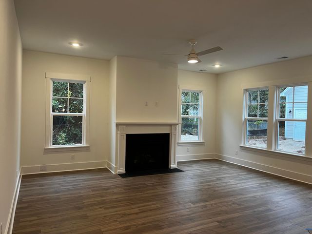 100 E Carolina Avenue, Summerville, SC 29483