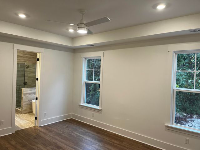 100 E Carolina Avenue, Summerville, SC 29483