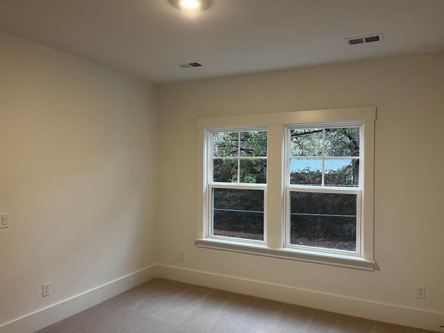 100 E Carolina Avenue, Summerville, SC 29483