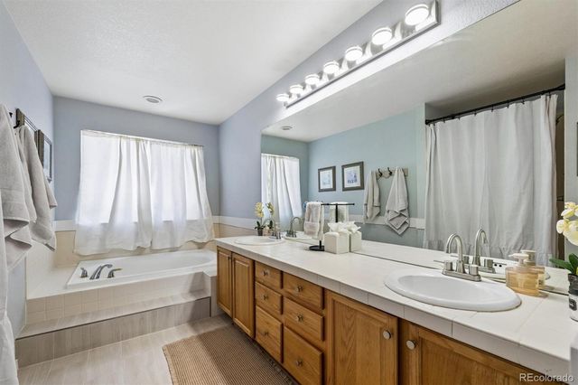 9962 Hawthorne Street, Highlands Ranch, CO 80126