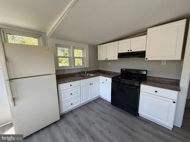 337 W FRONT ST, Florence, NJ 08518