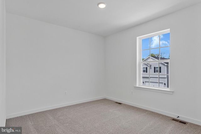 5721 HOWARD DR, Glen Burnie, MD 21061