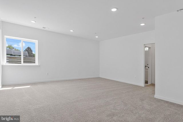 5721 HOWARD DR, Glen Burnie, MD 21061