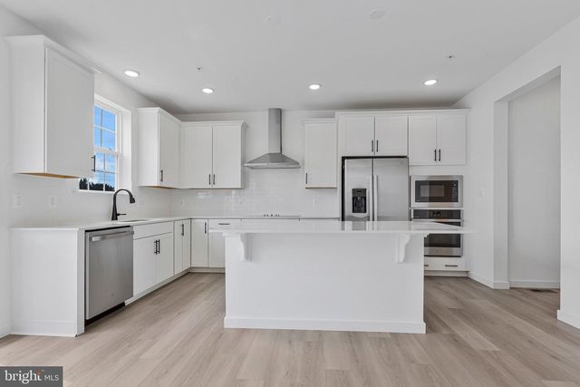 5721 HOWARD DR, Glen Burnie, MD 21061