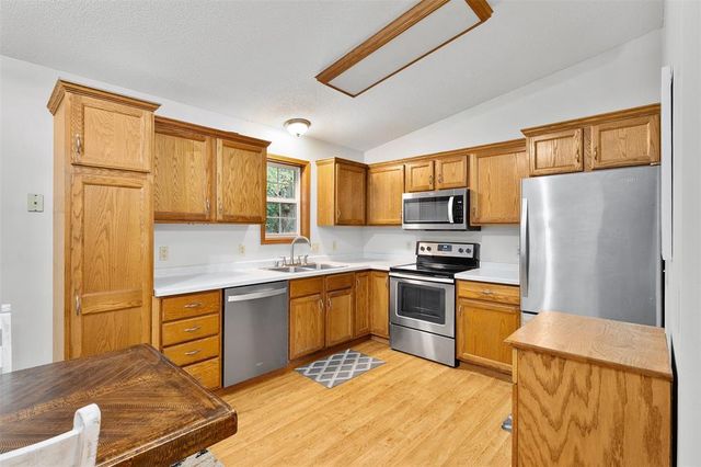 2704 Hemlock Lane, Eau Claire, WI 54703