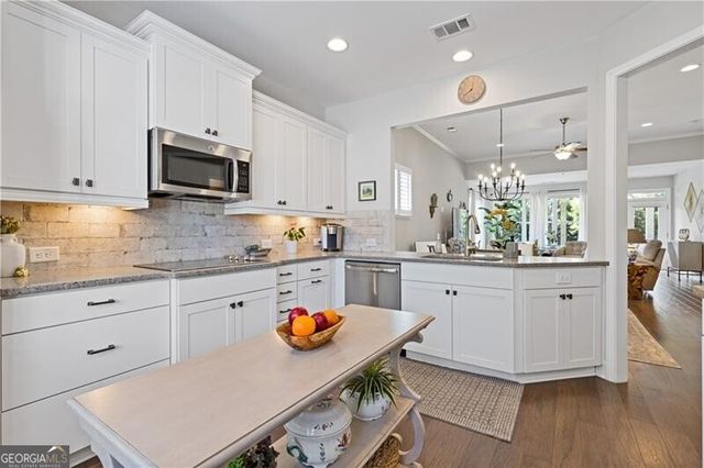3826 English Oak Drive SW, Gainesville, GA 30504