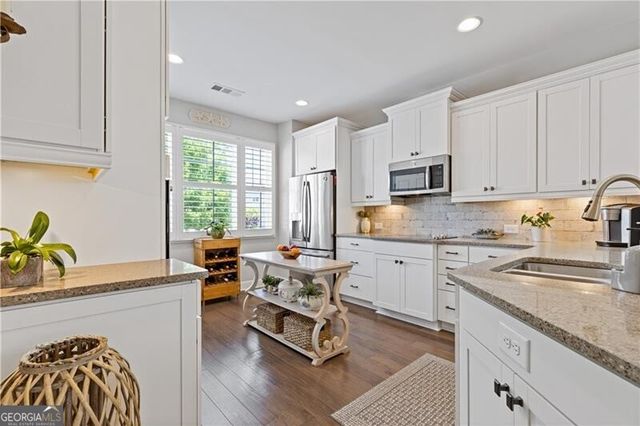3826 English Oak Drive SW, Gainesville, GA 30504