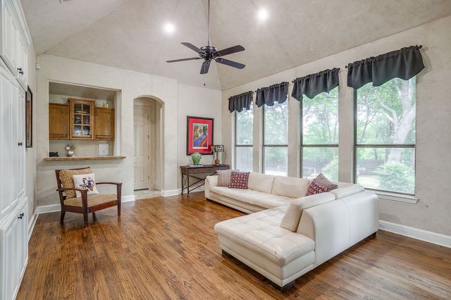 1736 Woodridge Court, Aledo, TX 76008