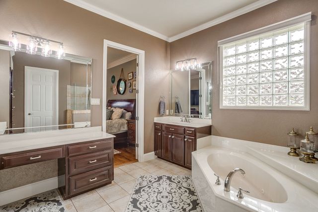 1736 Woodridge Court, Aledo, TX 76008