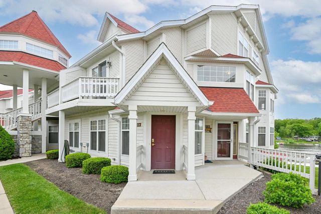 2126 Landings LANE, Delavan, WI 53115
