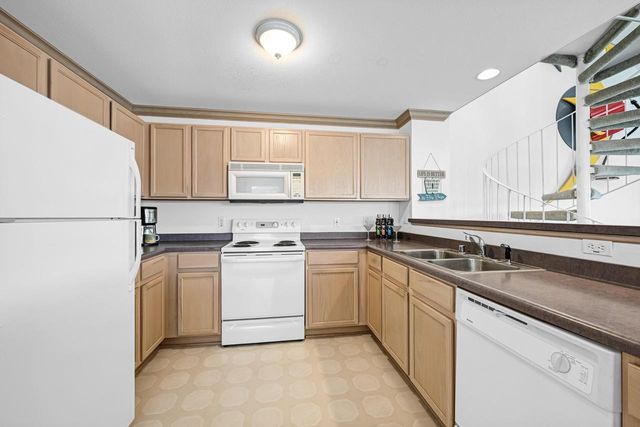 2126 Landings LANE, Delavan, WI 53115