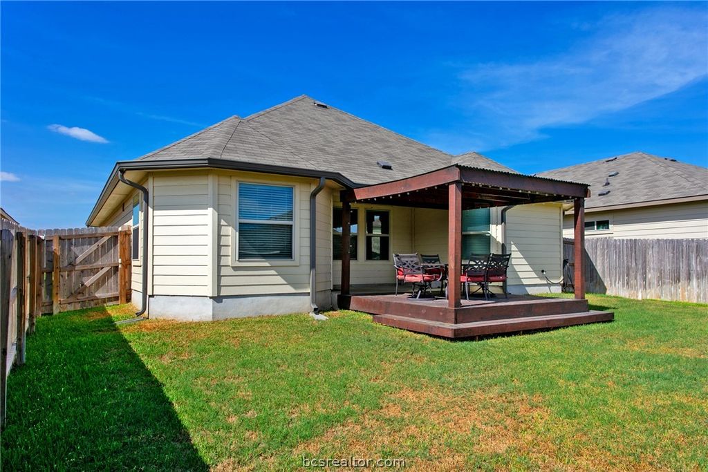 2060 Chief Street, Bryan, TX 77807 — photo 2