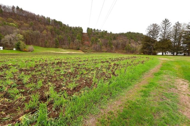 1015 Route 14, Hartford, VT 05047