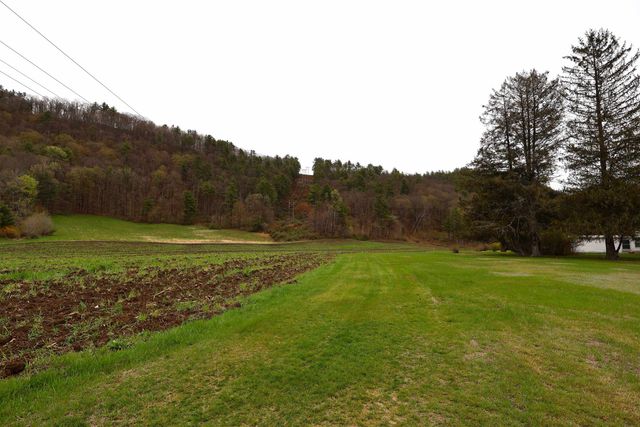 1015 Route 14, Hartford, VT 05047