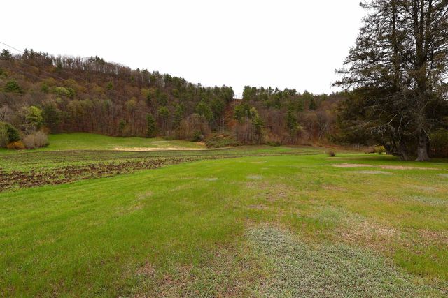 1015 Route 14, Hartford, VT 05047