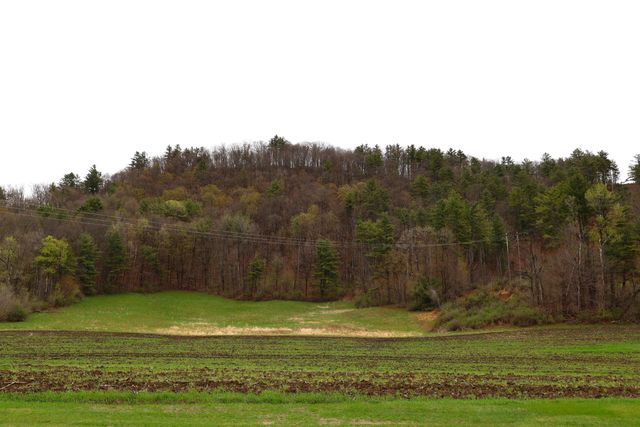 1015 Route 14, Hartford, VT 05047