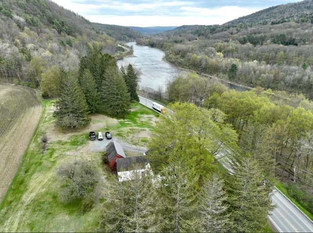 1015 Route 14, Hartford, VT 05047