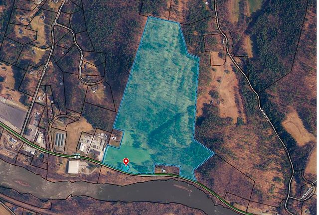 1015 Route 14, Hartford, VT 05047
