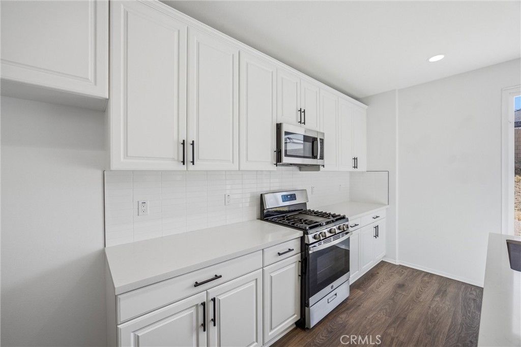 Image 13 of property listing at 8844 Glencliff Avenue, Hesperia, CA 92345