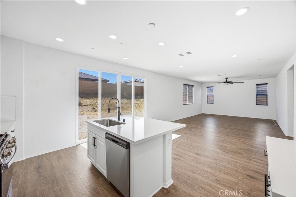 Image 14 of property listing at 8844 Glencliff Avenue, Hesperia, CA 92345