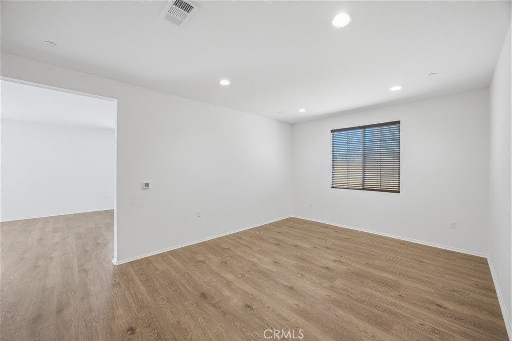 Image 16 of property listing at 8844 Glencliff Avenue, Hesperia, CA 92345