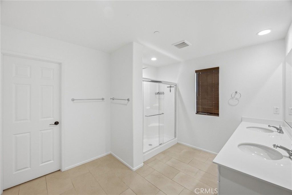 Image 30 of property listing at 8844 Glencliff Avenue, Hesperia, CA 92345