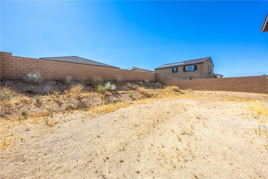 Image 39 of property listing at 8844 Glencliff Avenue, Hesperia, CA 92345