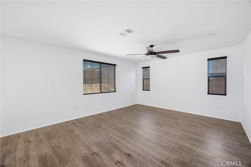 Image 6 of property listing at 8844 Glencliff Avenue, Hesperia, CA 92345