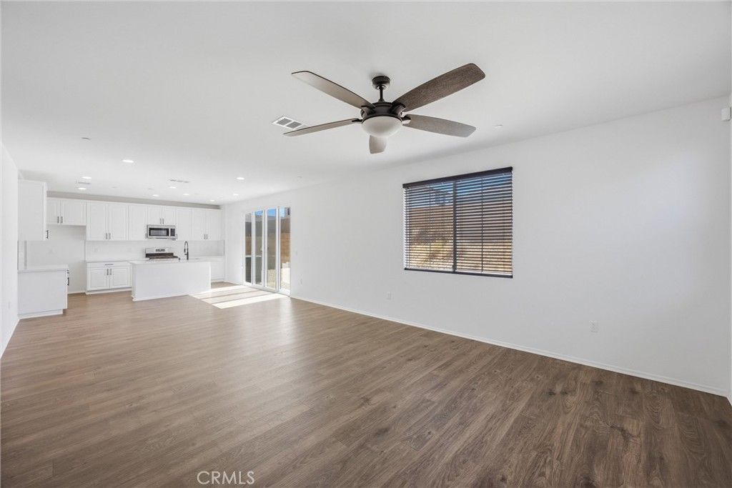 Image 8 of property listing at 8844 Glencliff Avenue, Hesperia, CA 92345