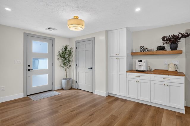 91 Hartwell Ave, Littleton, MA 01460