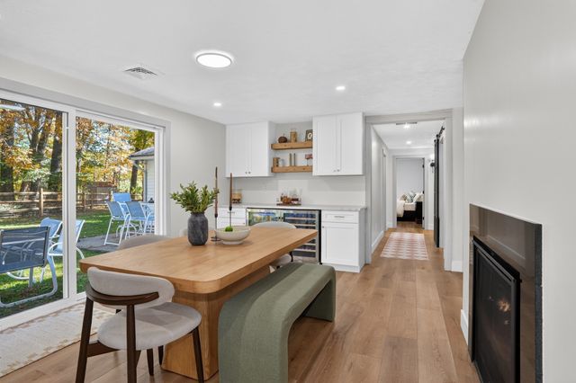 91 Hartwell Ave, Littleton, MA 01460