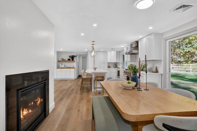 91 Hartwell Ave, Littleton, MA 01460