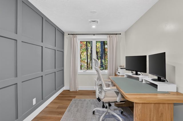 91 Hartwell Ave, Littleton, MA 01460