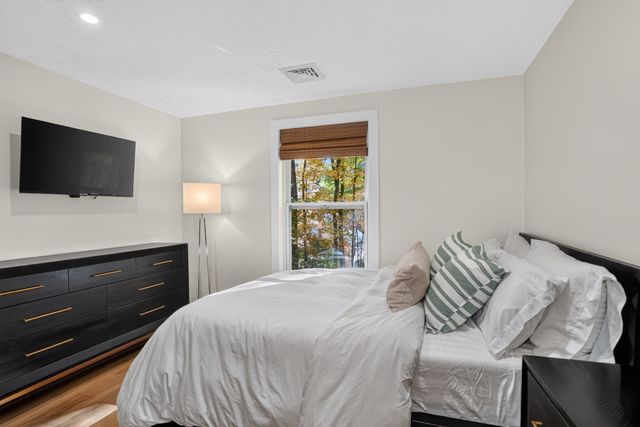 91 Hartwell Ave, Littleton, MA 01460