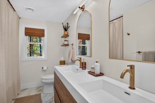 91 Hartwell Ave, Littleton, MA 01460