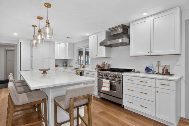 91 Hartwell Ave, Littleton, MA 01460