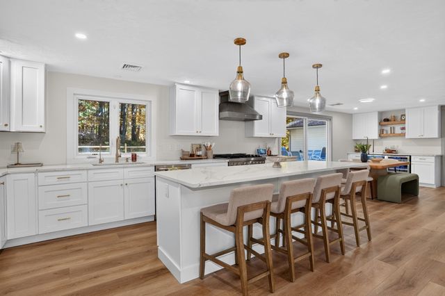 91 Hartwell Ave, Littleton, MA 01460