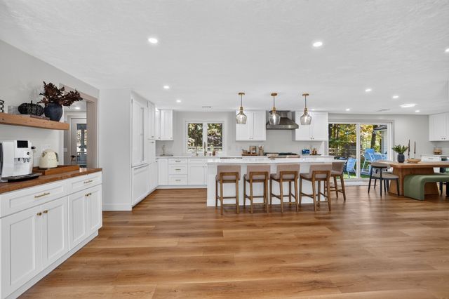 91 Hartwell Ave, Littleton, MA 01460