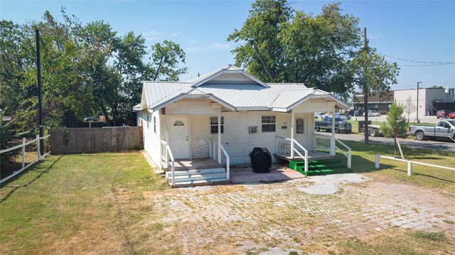 1909 Sycamore Street, Commerce, TX 75428