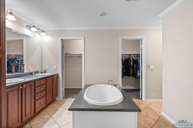 220 Union Grove Cemetery RD, Gladewater, TX 75647