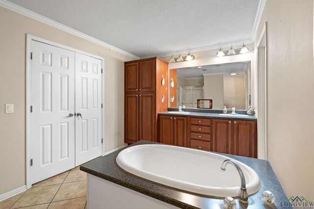 220 Union Grove Cemetery RD, Gladewater, TX 75647