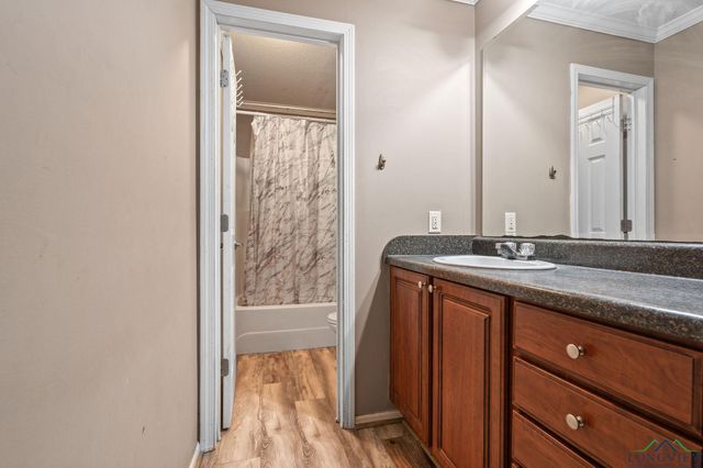 220 Union Grove Cemetery RD, Gladewater, TX 75647