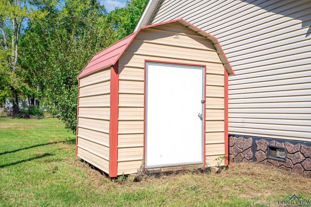 220 Union Grove Cemetery RD, Gladewater, TX 75647