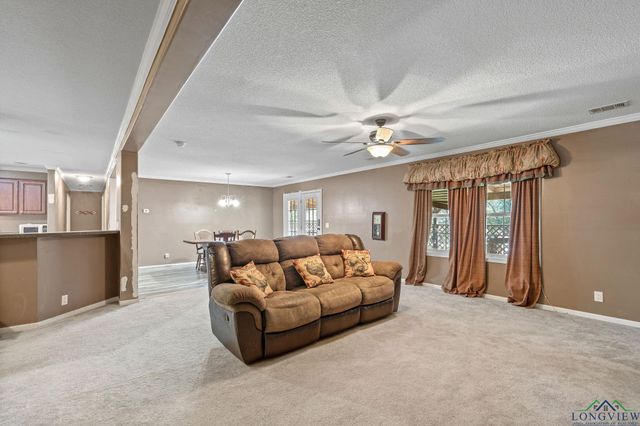 220 Union Grove Cemetery RD, Gladewater, TX 75647