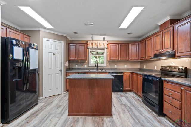 220 Union Grove Cemetery RD, Gladewater, TX 75647