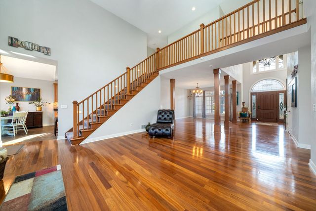 5315 Woodland Pond Lane, Loves Park, IL 61111